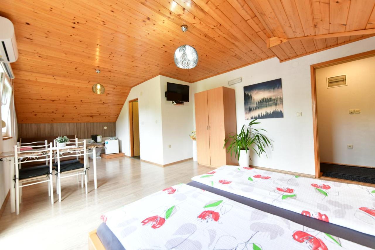 Rooms Toni Selište Drežničko Extérieur photo