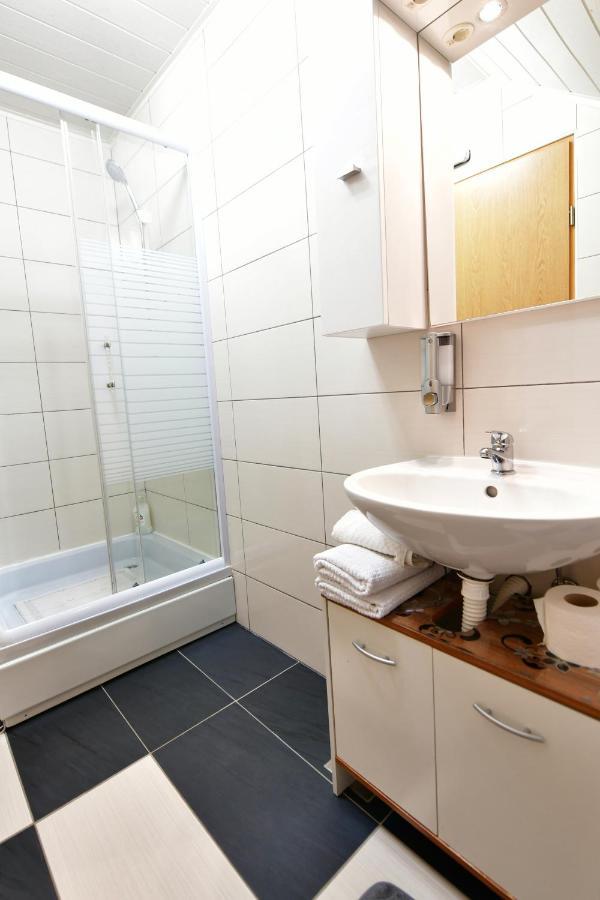 Rooms Toni Selište Drežničko Extérieur photo