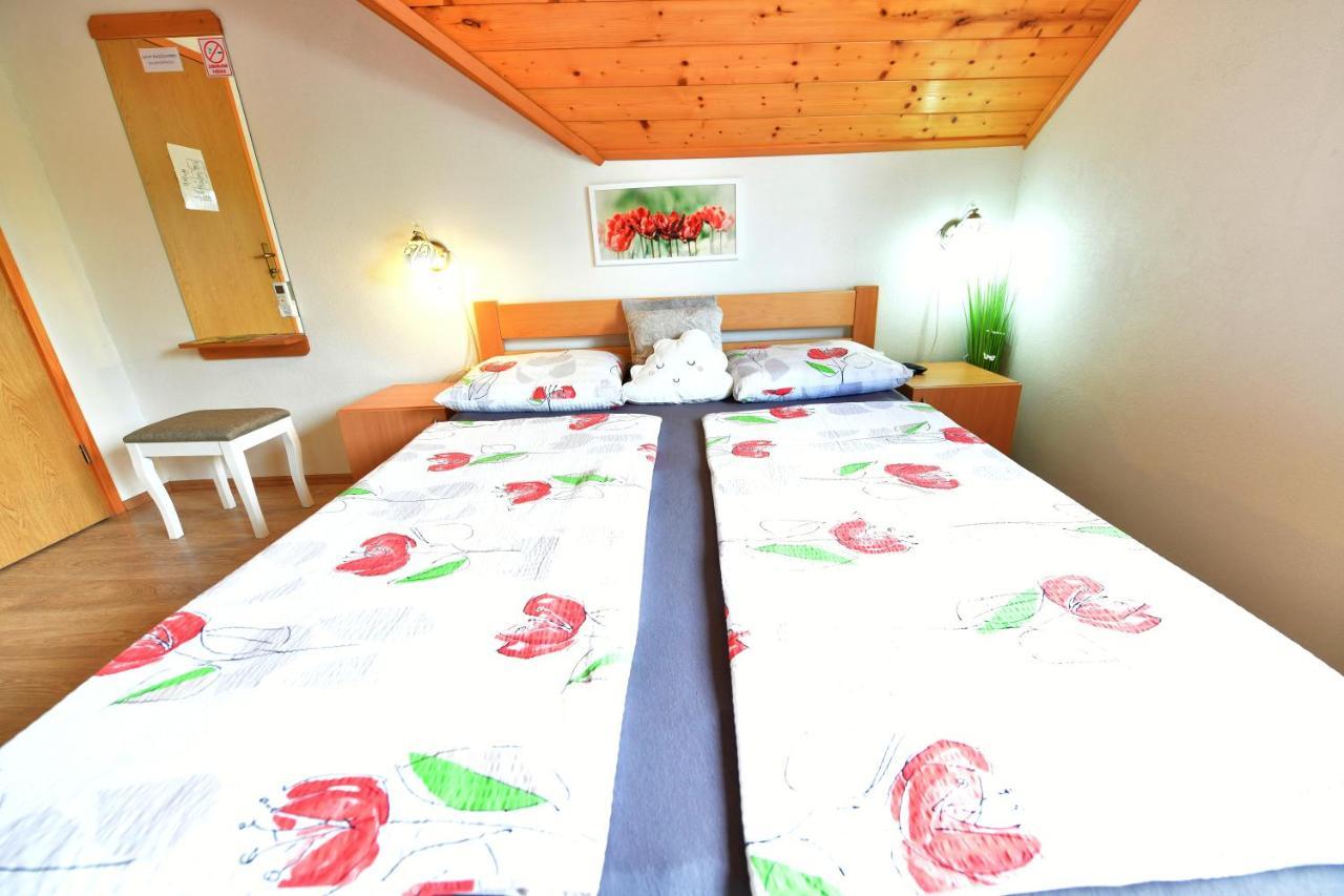 Rooms Toni Selište Drežničko Extérieur photo